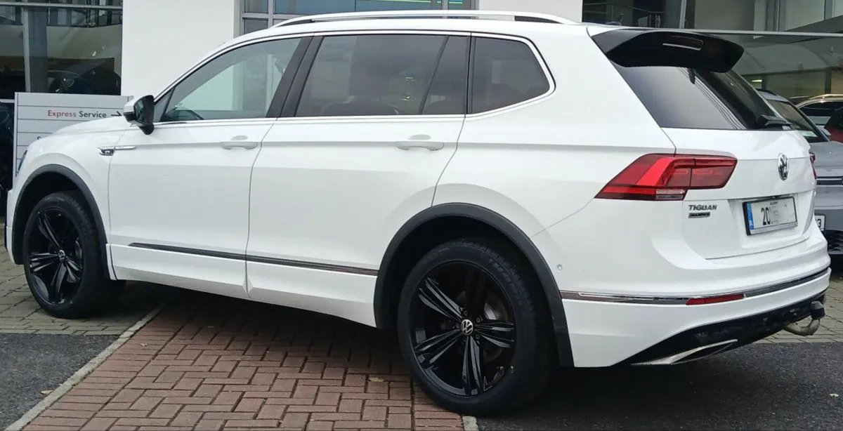 Volkswagen Tiguan Allspace R-Line  2.0 TDI 150HP D - Image 4