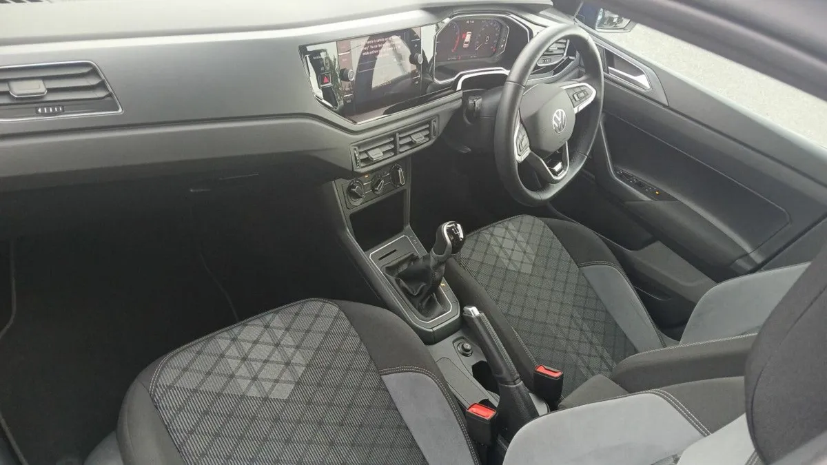 Volkswagen Polo R-Line 1.0 TSI 95HP **ANDROID AUTO - Image 3