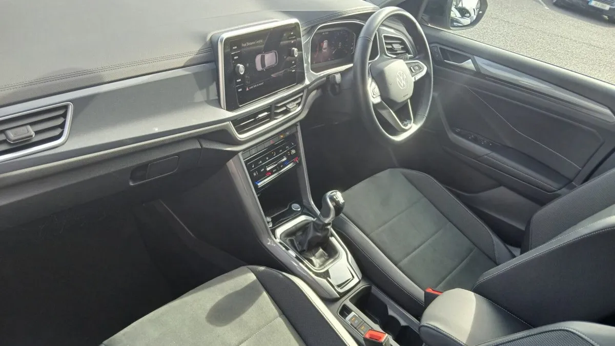 Volkswagen T-Roc Style 1.0 TSI 110HP **REAR VIEW C - Image 3