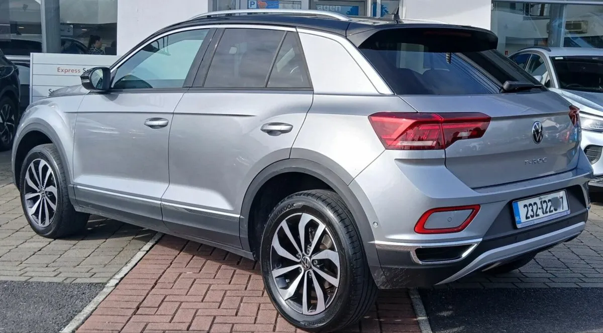 Volkswagen T-Roc Style 1.0 TSI 110HP **REAR VIEW C - Image 4