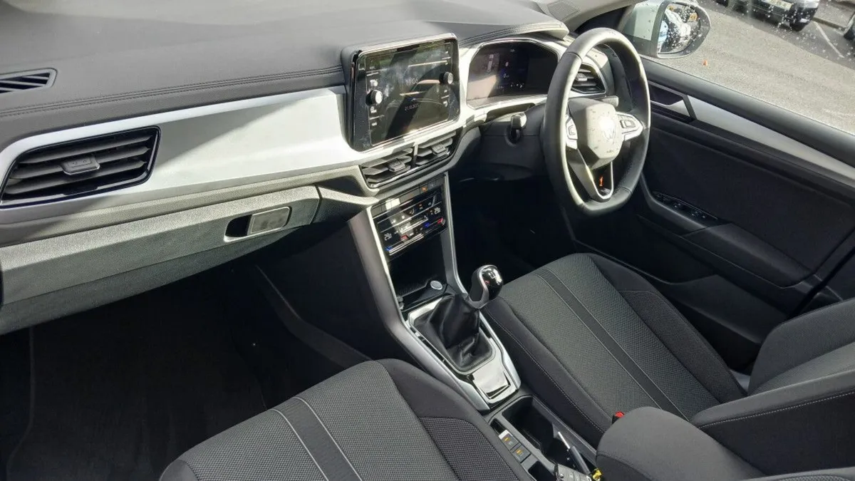 Volkswagen T-Roc EDITION 75 1.0TSI M6F 116HP **REA - Image 3