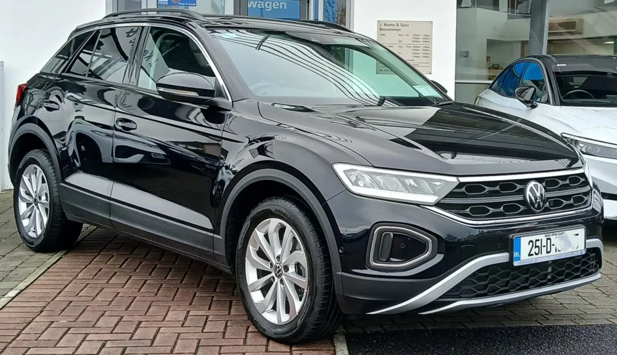 Volkswagen T-Roc EDITION 75 1.0TSI M6F 116HP *REAR - Image 1