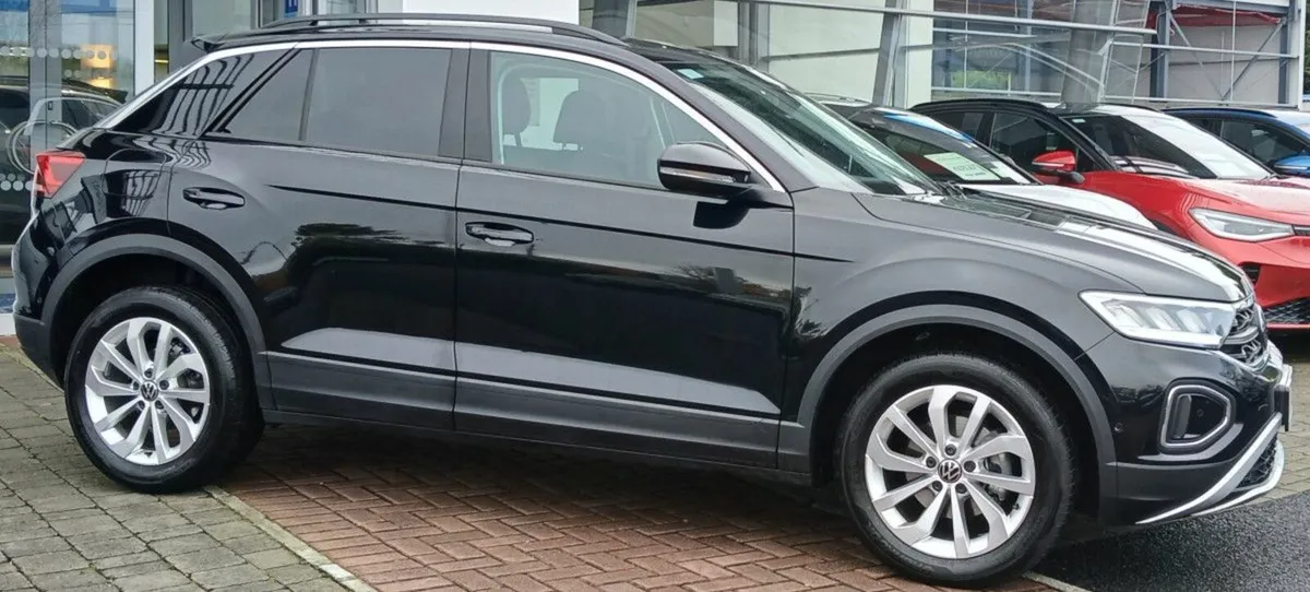 Volkswagen T-Roc EDITION 75 1.0TSI M6F 116HP *REAR - Image 2