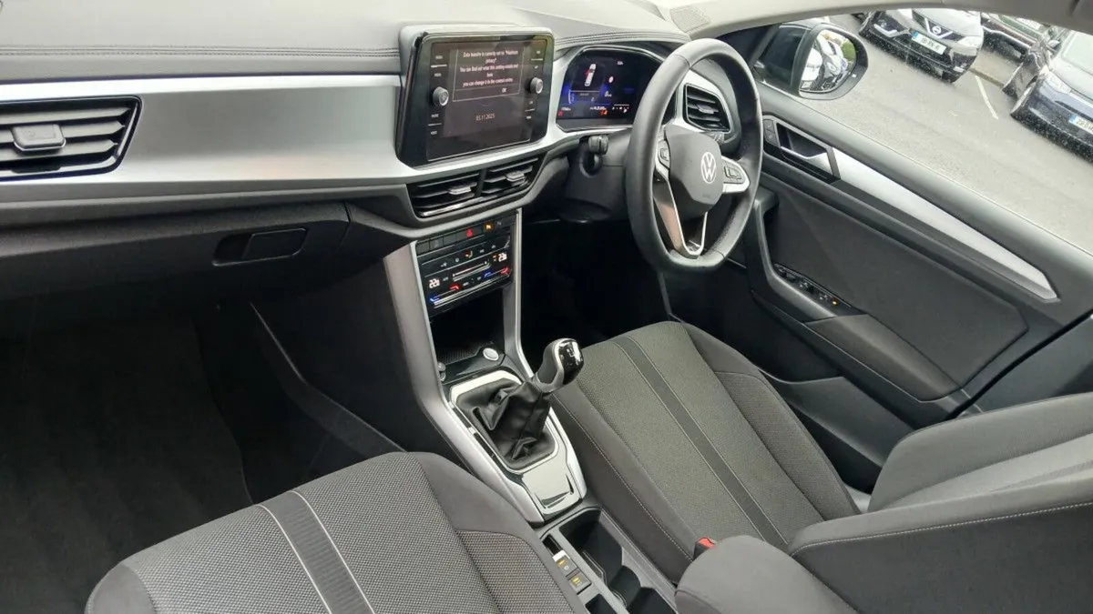Volkswagen T-Roc EDITION 75 1.0TSI M6F 116HP *REAR - Image 3