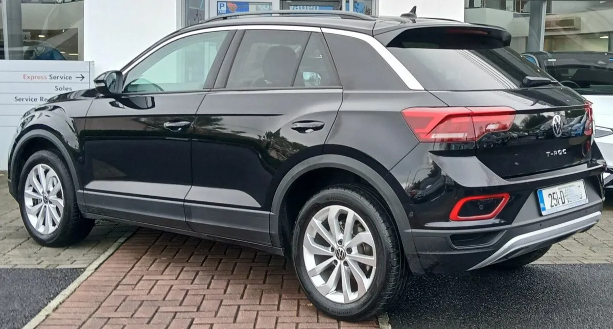 Volkswagen T-Roc EDITION 75 1.0TSI M6F 116HP *REAR - Image 4