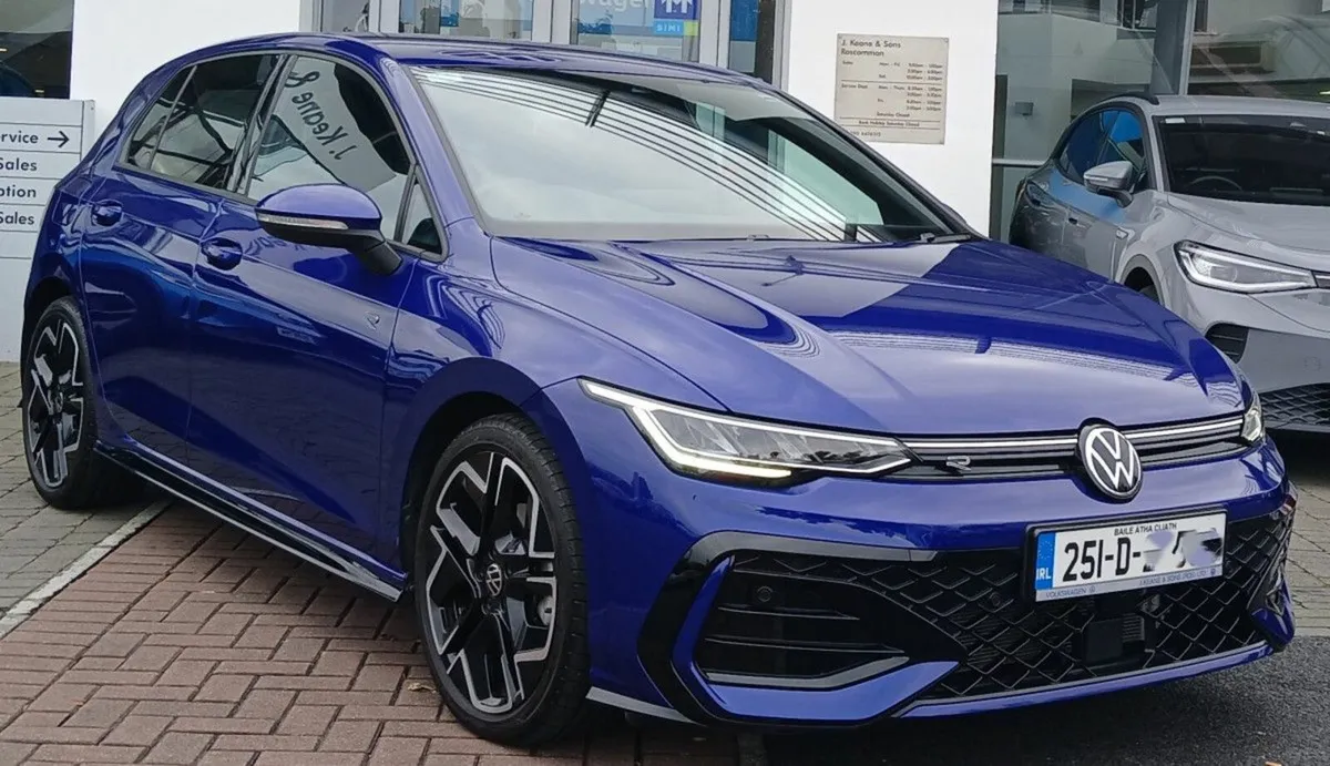 Volkswagen Golf R-LINE 2.0 TDI 150HP **REAR VIEW C - Image 1