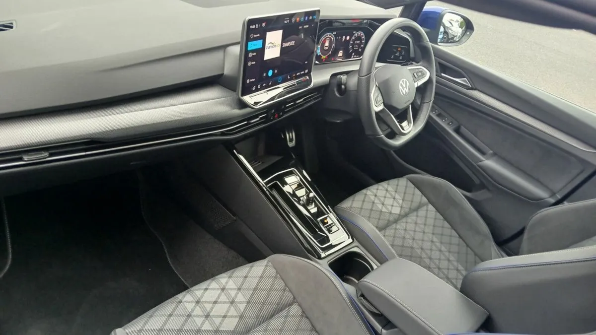 Volkswagen Golf R-LINE 2.0 TDI 150HP **REAR VIEW C - Image 3