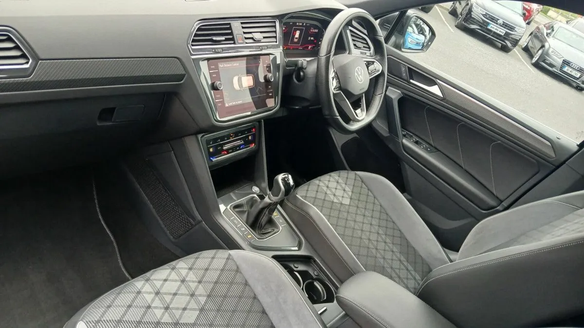 Volkswagen Tiguan R-Line 2.0 TDI 150HP **BLUETOOTH - Image 3