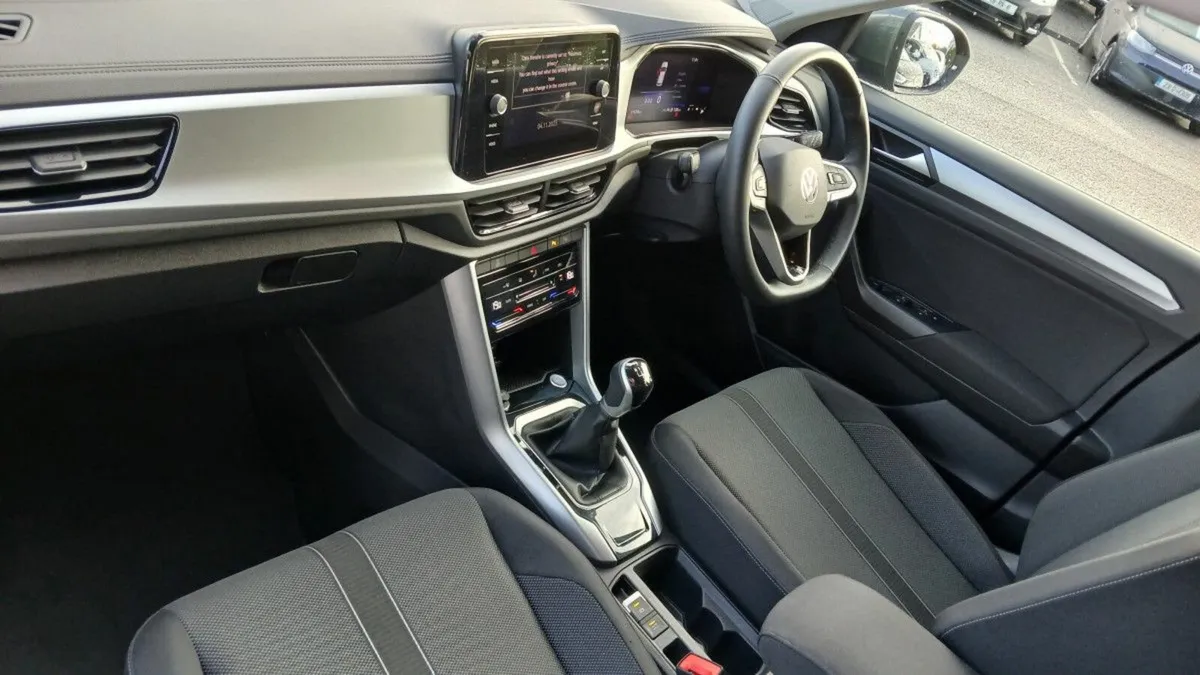 Volkswagen T-Roc EDITION 75 1.0TSI M6F 116HP **REA - Image 3