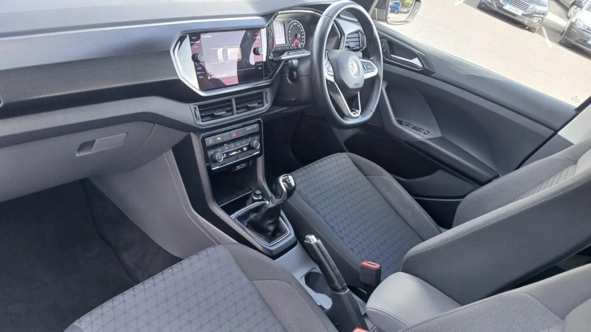 Volkswagen T-Cross Life 1.0 TSI 95HP **PARKING SEN - Image 3