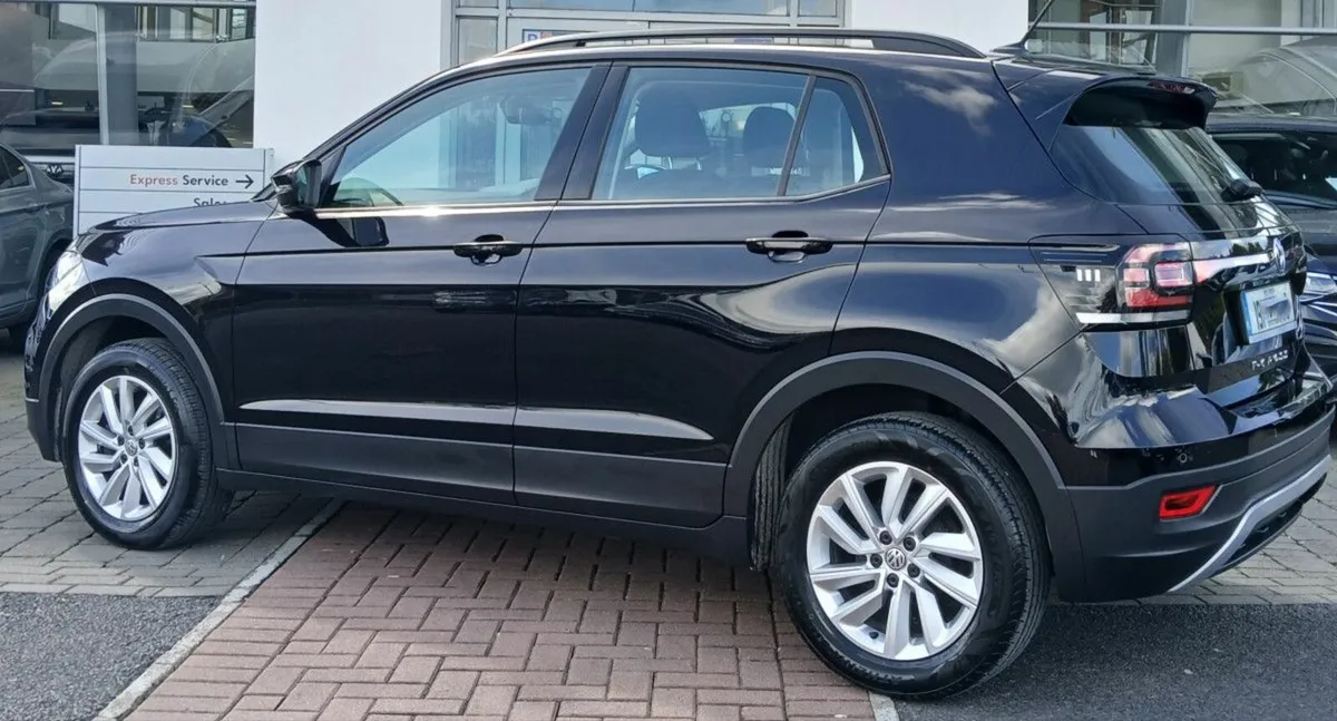 Volkswagen T-Cross Life 1.0 TSI 95HP **PARKING SEN - Image 4