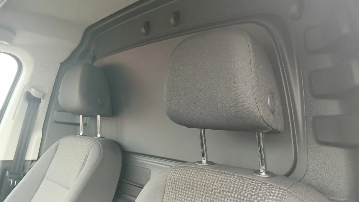 Volkswagen Caddy Buiness TDI 102HP M6F ****€25,000 - Image 4