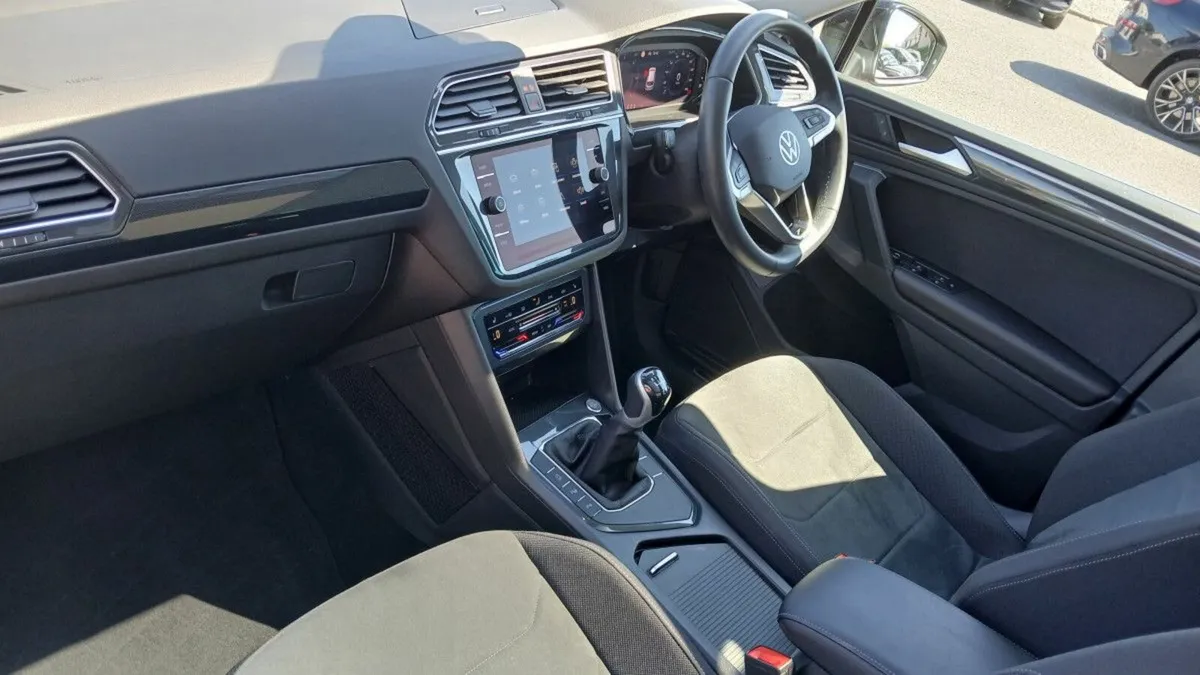 Volkswagen Tiguan Elegance 2.0 TDI 150HP **REAR VI - Image 3