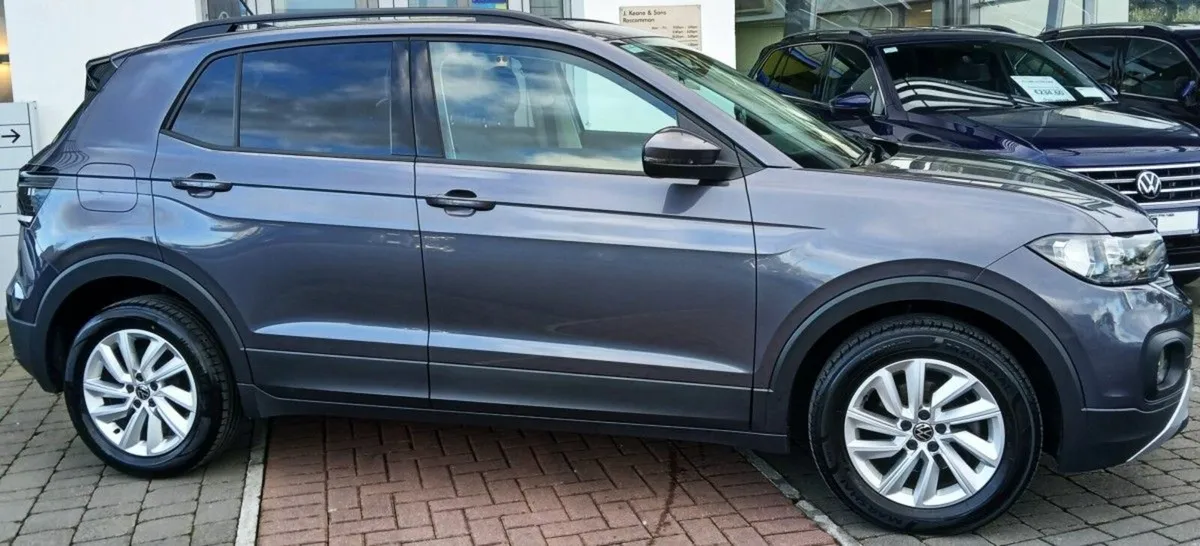 Volkswagen T-Cross Life 1.0 TSI 95HP **REARVIEW CA - Image 2