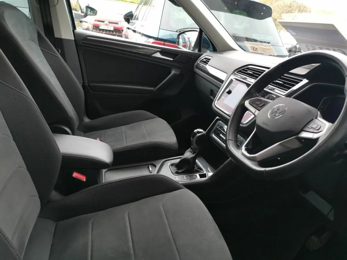 Volkswagen Tiguan Elegance 2.0 TDI 150HP **REARVIE - Image 3