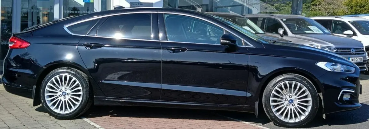 Ford Mondeo 2.0L EcoBlue 150PS Titanium **LEATHER - Image 3