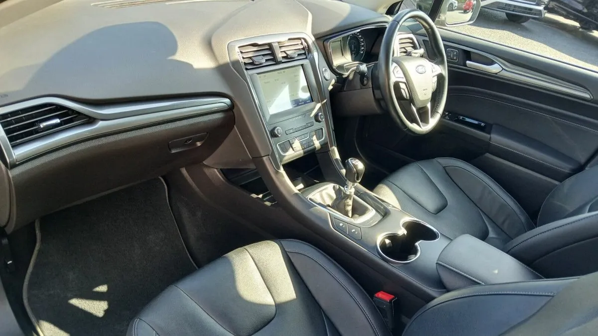 Ford Mondeo 2.0L EcoBlue 150PS Titanium **LEATHER - Image 4