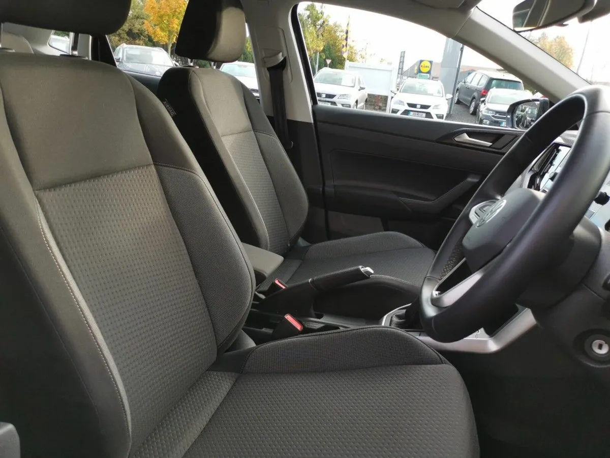 Volkswagen Polo Life 1.0 TSI 95HP **REARVIEW CAMER - Image 3