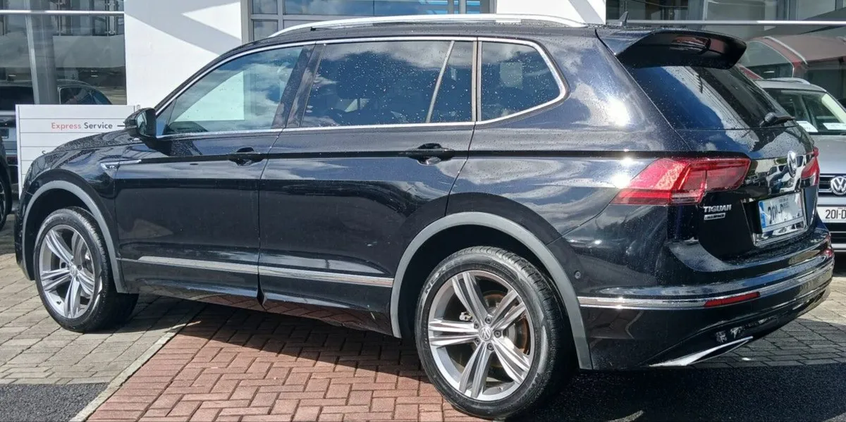 Volkswagen Tiguan Allspace R-Line 2.0 TDI 150HP ** - Image 4