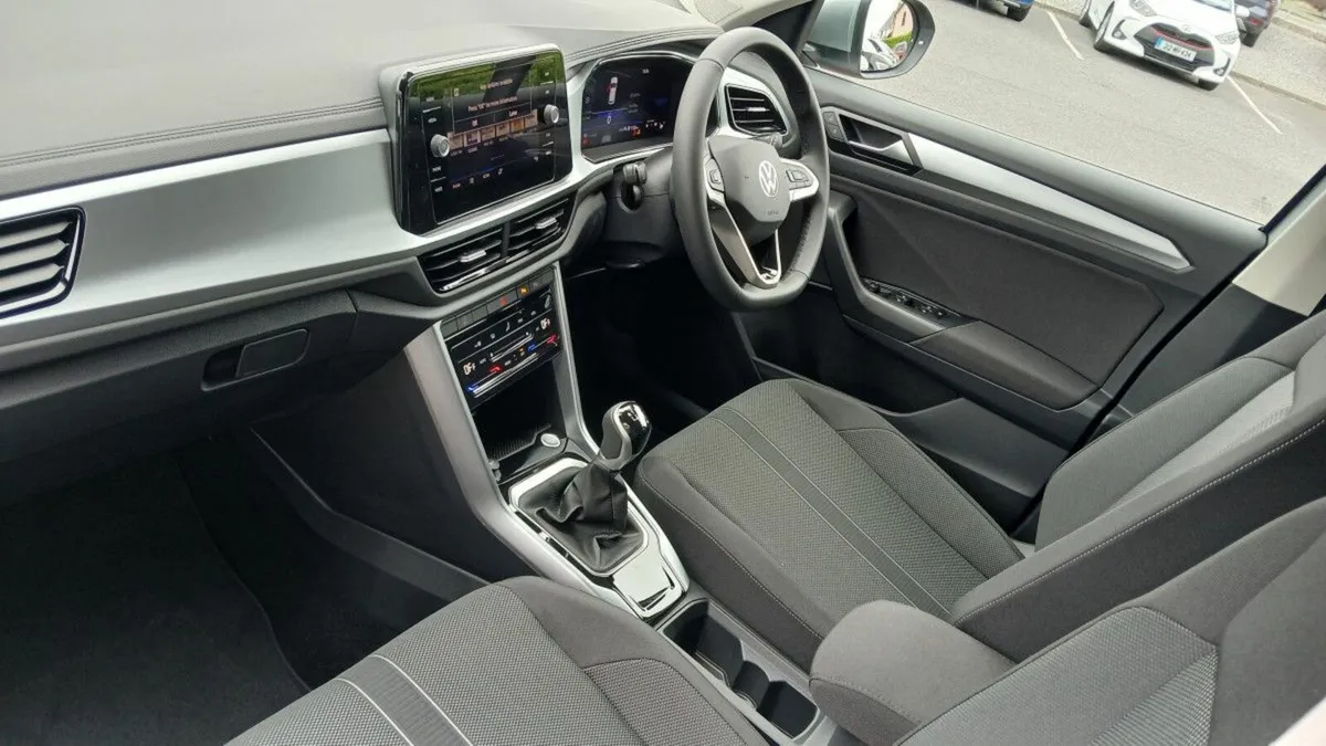Volkswagen T-Roc Edition 75 2.0TDI 116HP **REAR VI - Image 3