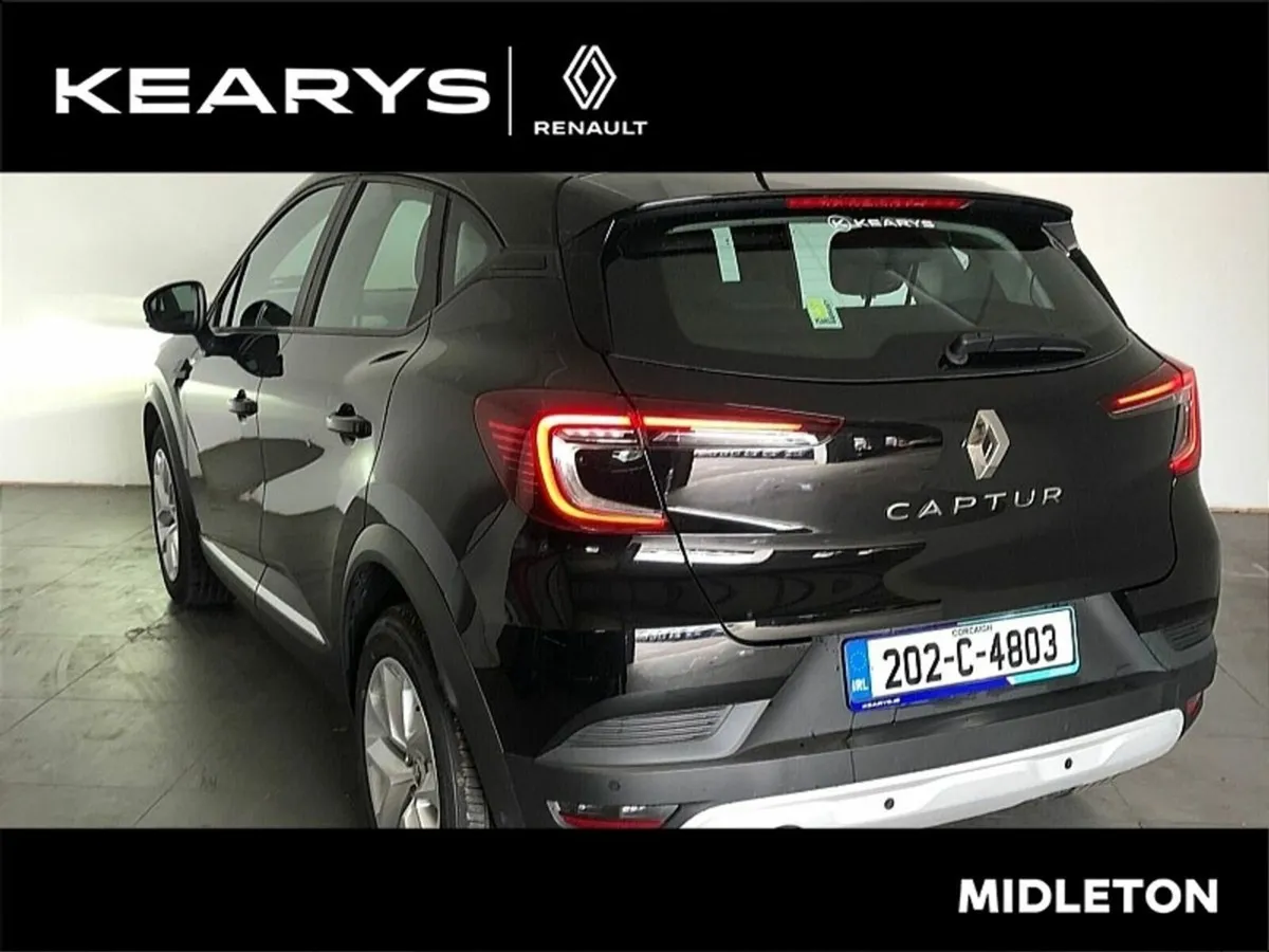 Renault Captur TCe 130 EDC Play. Low Kms - Image 2