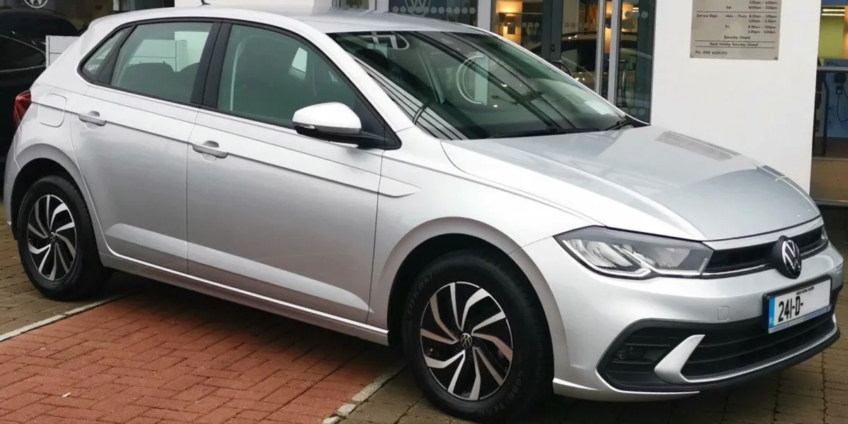 Volkswagen Polo Life 1.0 TSI 95HP **REARVIEW CAMER - Image 1