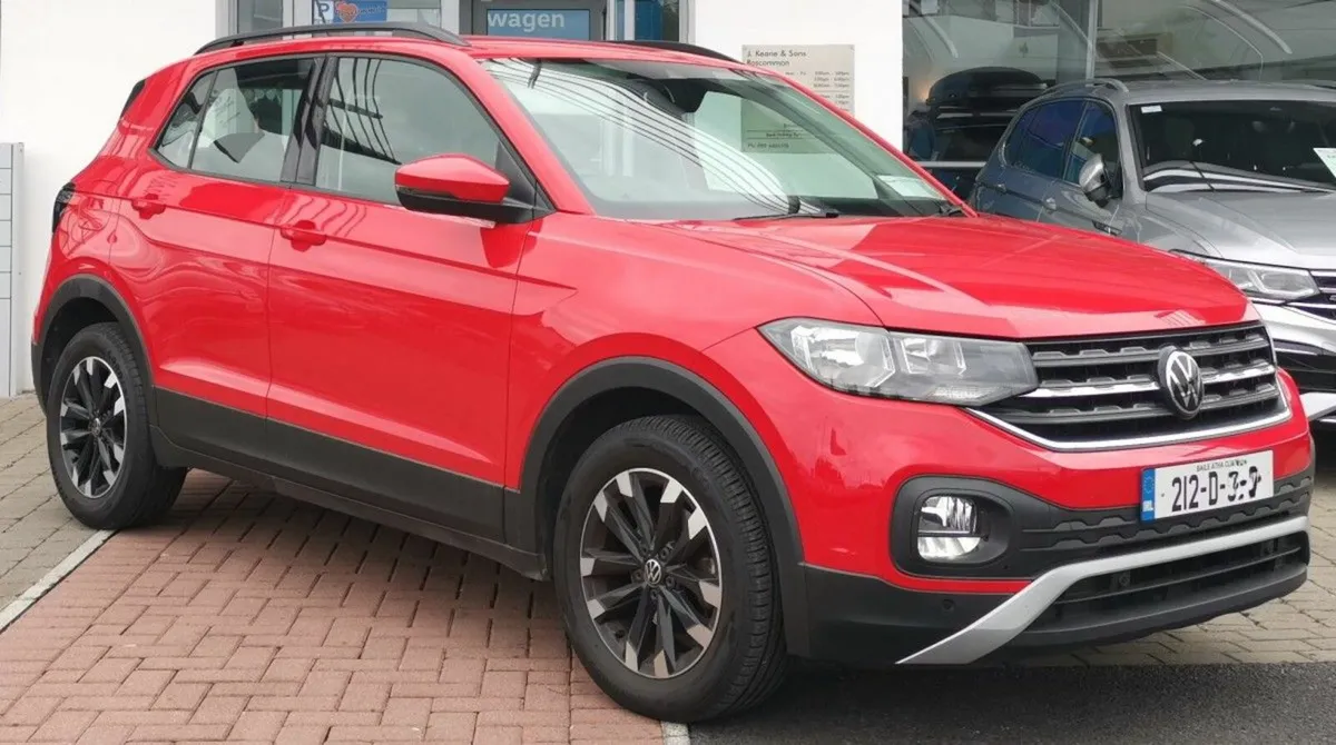 Volkswagen T-Cross Life 1.0 TSI 95HP **PARKING SEN - Image 1