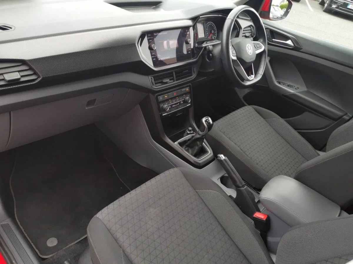 Volkswagen T-Cross Life 1.0 TSI 95HP **PARKING SEN - Image 3