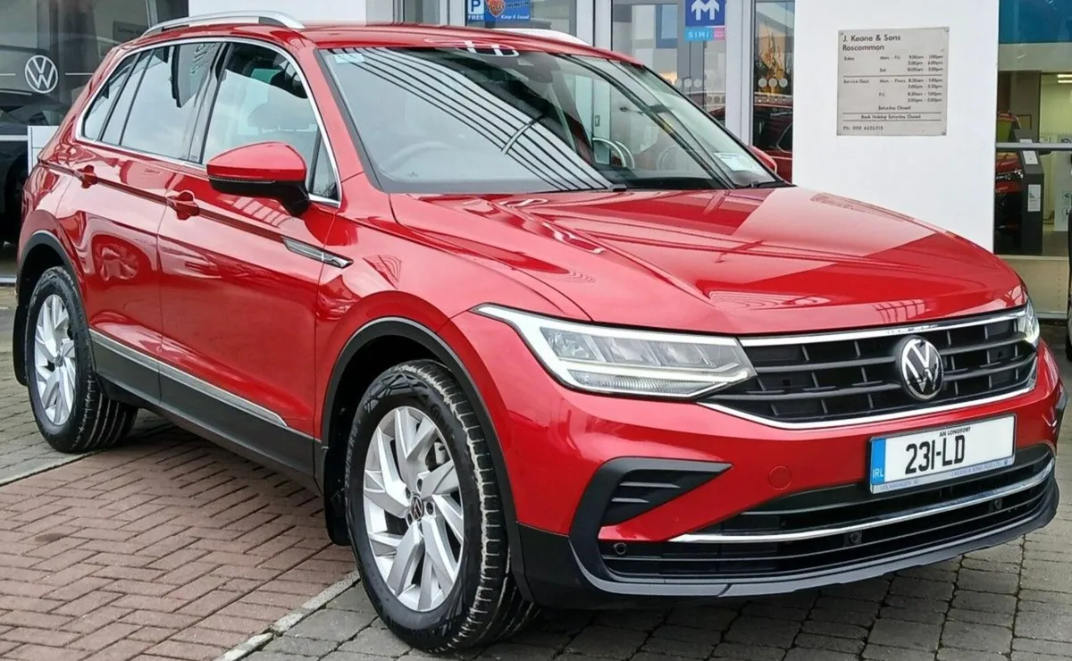 Volkswagen Tiguan Life 2.0 TDI 122HP **REARVIEW CA - Image 1