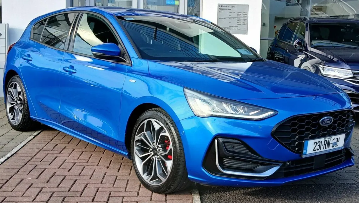 Ford Focus ST-Line Vignale 1.0L EcoBoost 125PS **R - Image 2