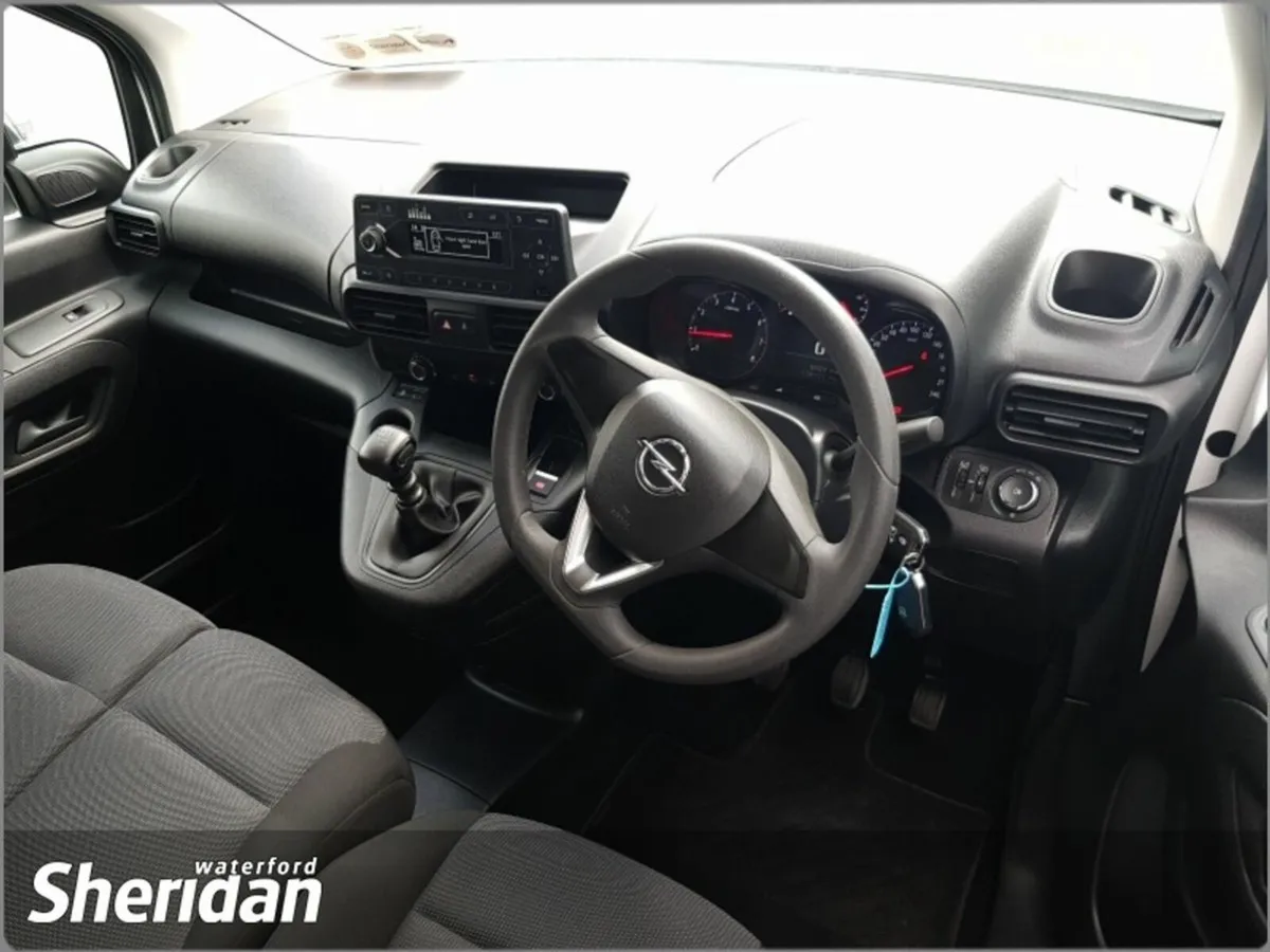 Opel Combo MY22-L1H1 1.5 100PS DSL 6SP - Image 2