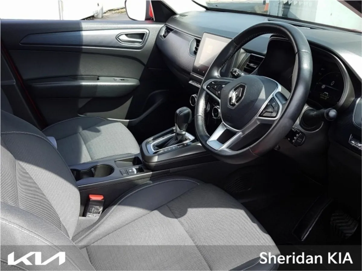 Renault Arkana ICONIC E-TECH HYBRID 145 AUTO - Image 2