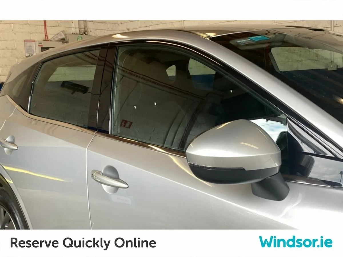 Nissan Qashqai 1.3 PET MILD HYBRID SV *** Price is - Image 4