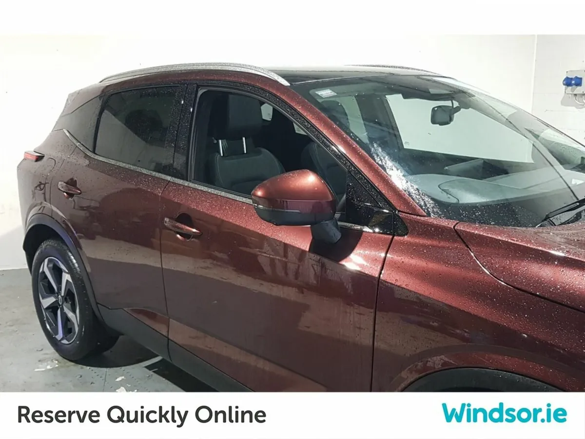 Nissan Qashqai 1.3 PET MILD HYBRID SV PREMIUM   ** - Image 4