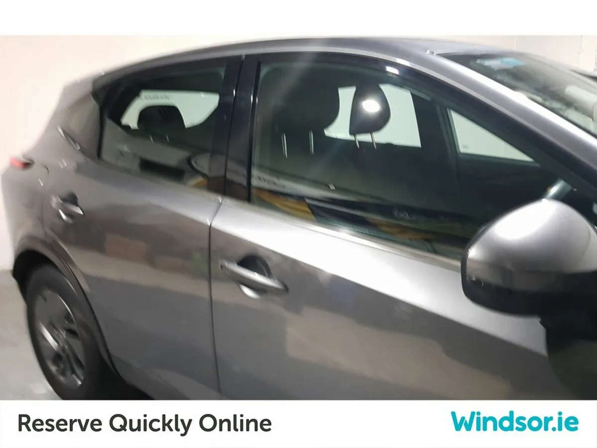 Nissan Qashqai 1.3 PET MILD HYBRID SV ***Price in - Image 4