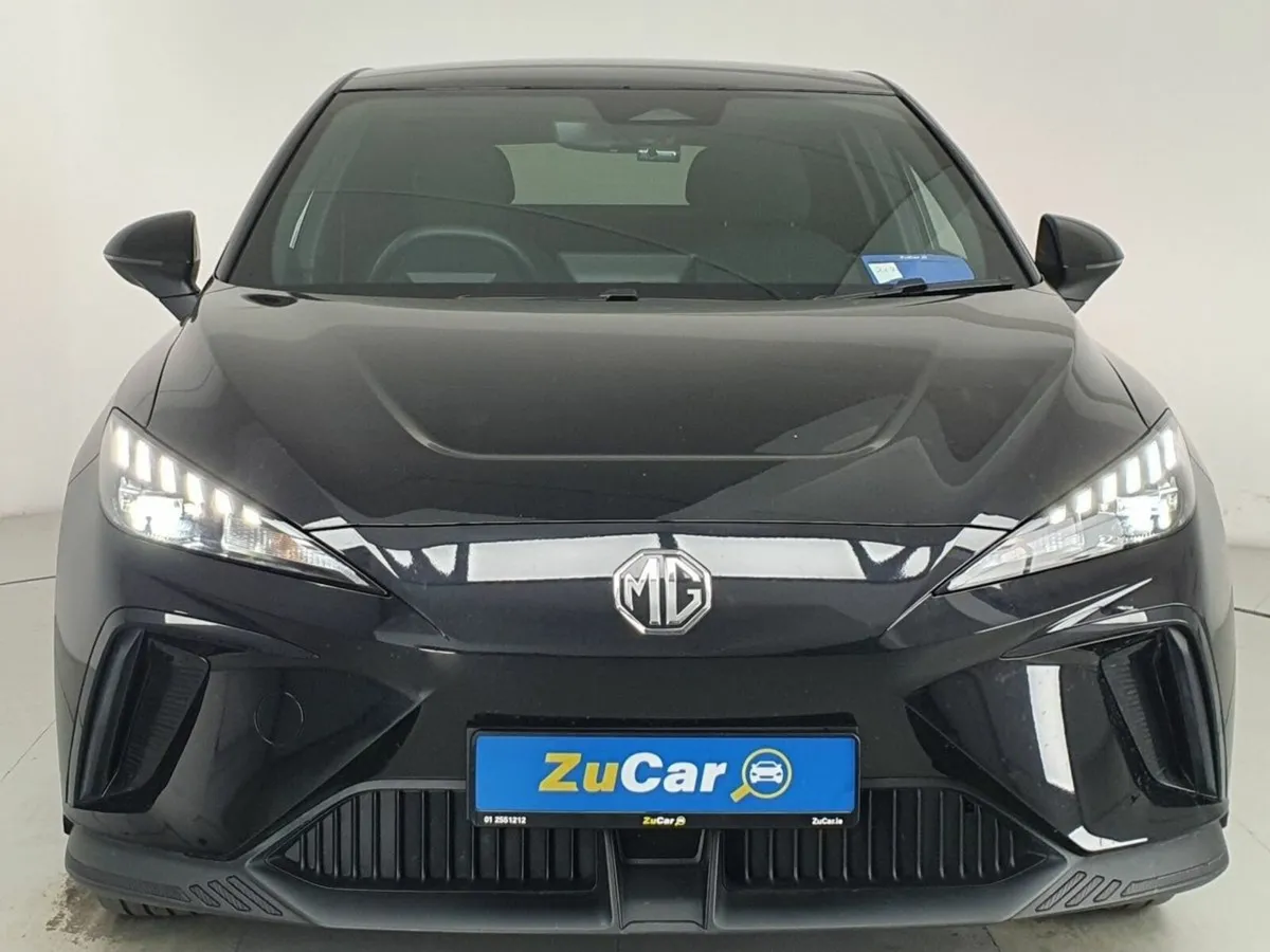 MG MG4 SE  64kWh Auto  Long Range - Image 3