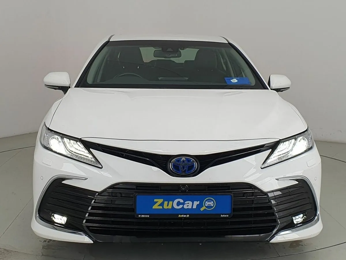 Toyota Camry 2.5  Hybrid Platinum Edition - Image 3
