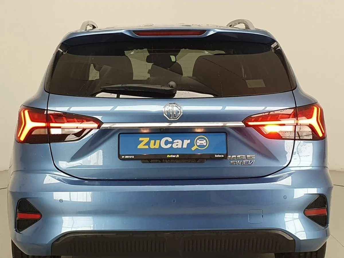 MG MG5 Trophy  156 Electric 61.1 kWh Auto - Image 4
