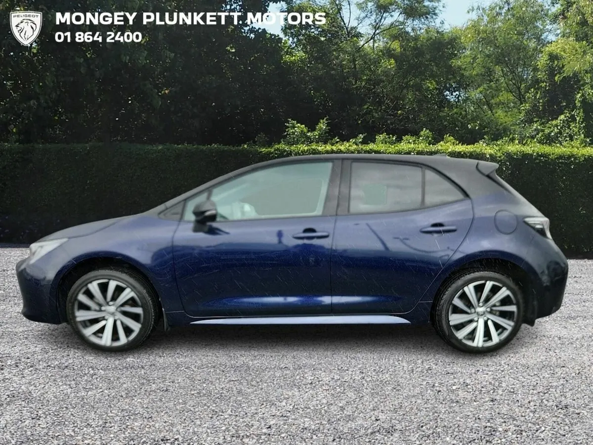 Toyota Corolla 1.8 Hybrid Luna Sport Hatchback - Image 4