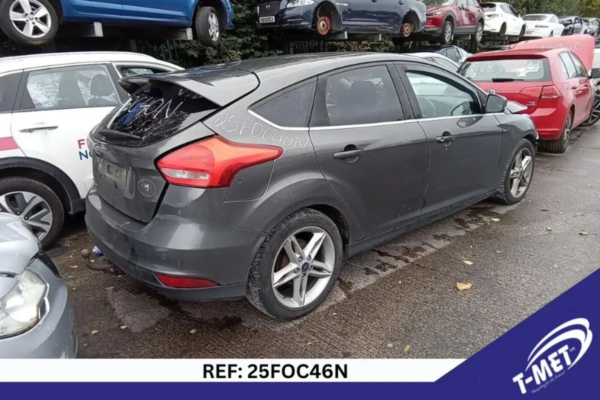 2015 FORD FOCUS BREAKING FOR PARTS - Image 1