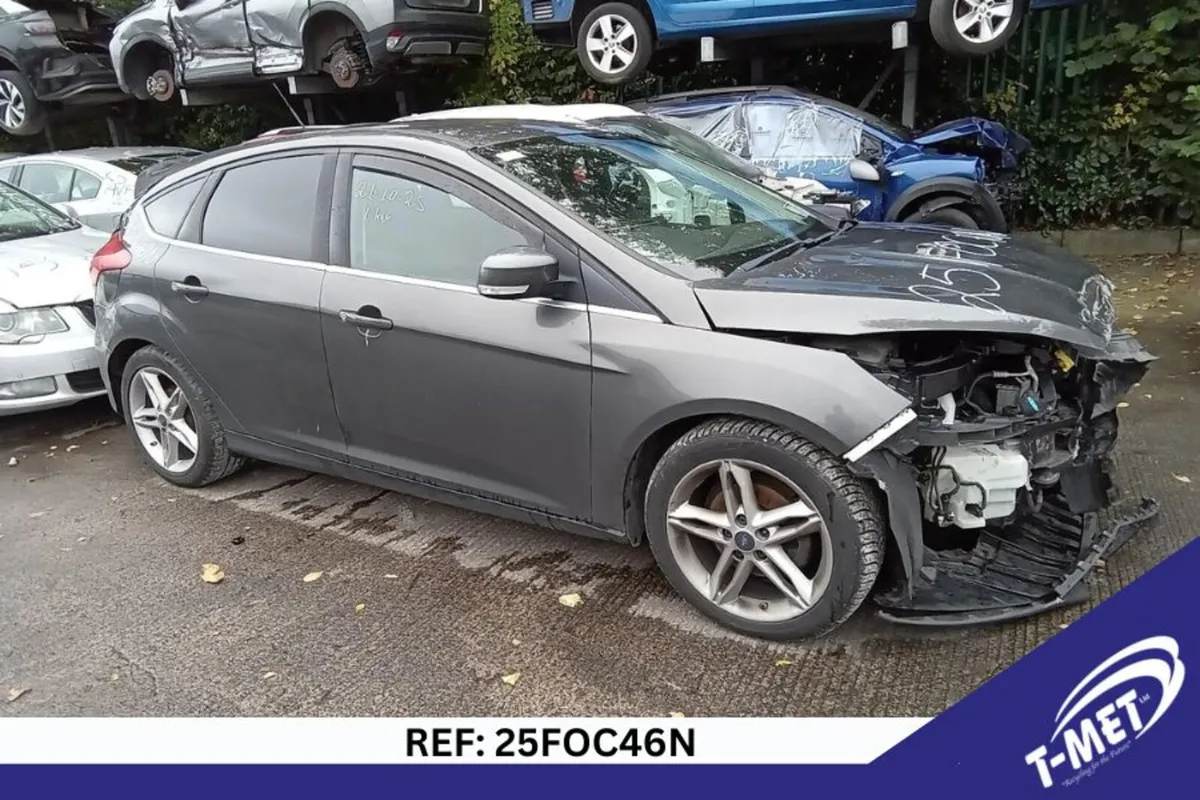2015 FORD FOCUS BREAKING FOR PARTS - Image 3