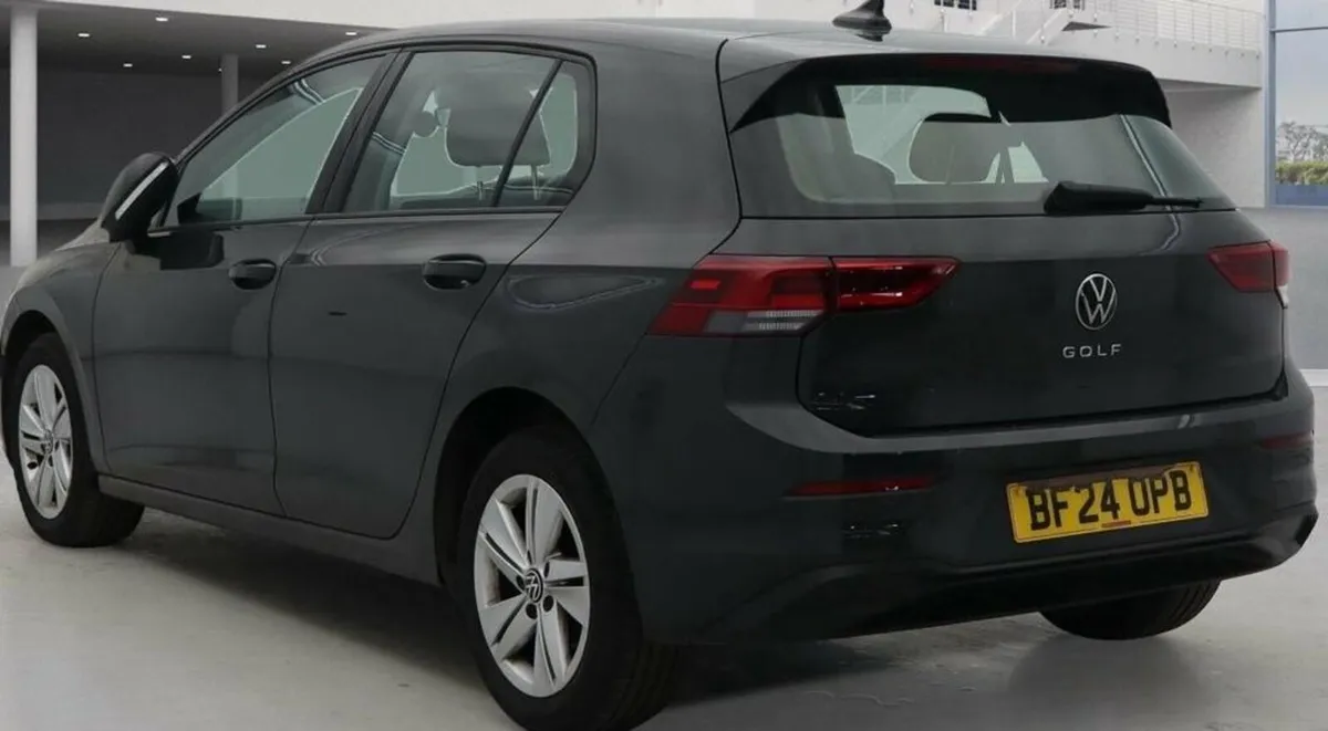 2.0 TDI Life Hatchback 5dr Diesel Manual Euro 6 (s - Image 4