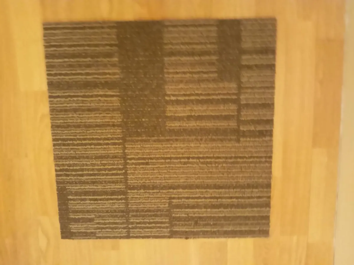 300 x Carpet Tiles for Sale - Image 3
