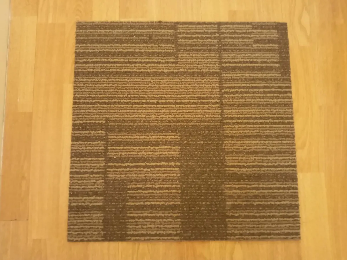 300 x Carpet Tiles for Sale - Image 3