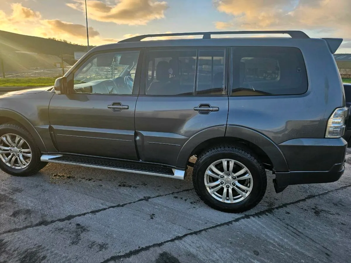 Mitsubishi pajero 5 seater(commercial road tax) - Image 1
