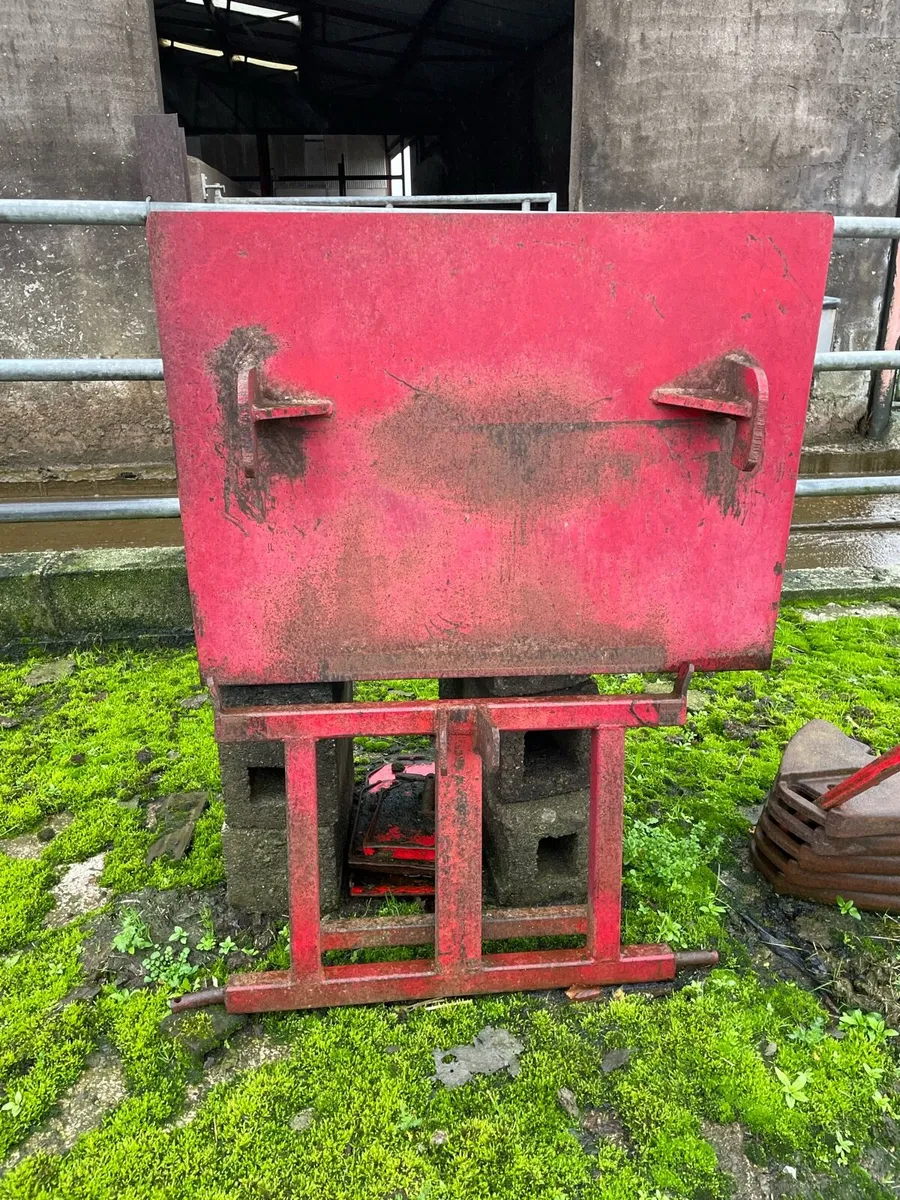 Rear weight box - Image 1