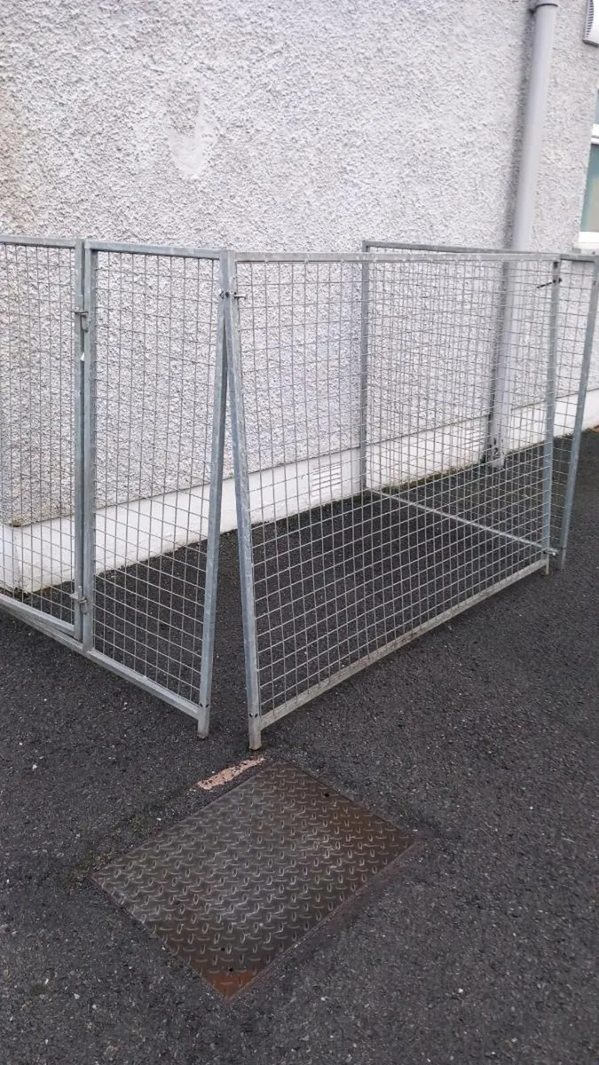 Dog cage. pen - Image 1