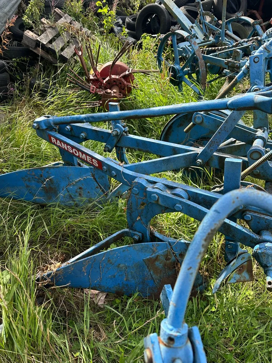 Selection of vintage ransomes plough potato picker - Image 1