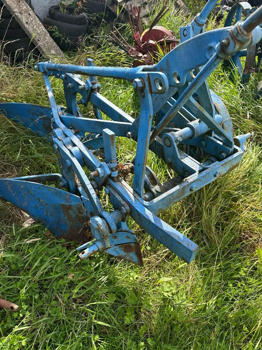 Selection of vintage ransomes plough potato picker - Image 3