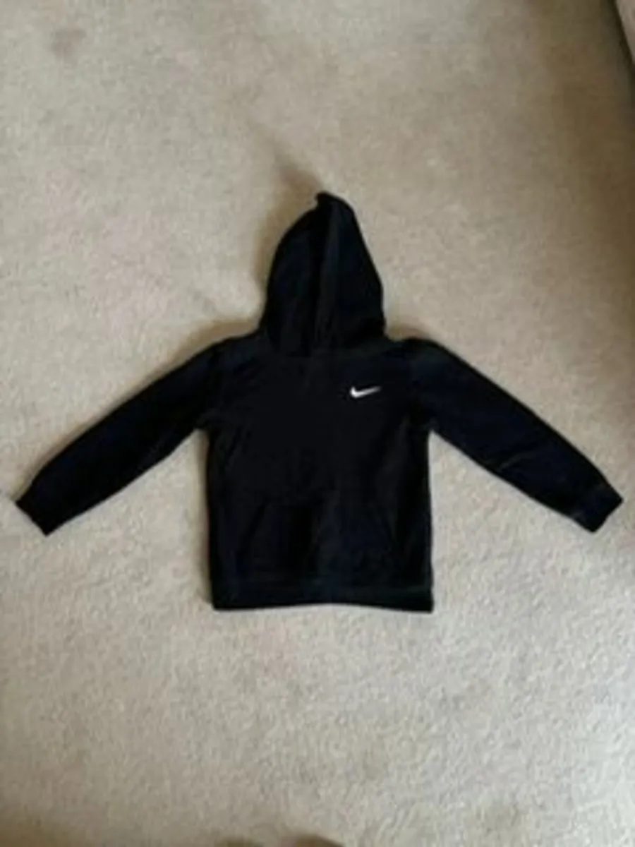 Nike Black Hoody Age 6-7 - Image 1